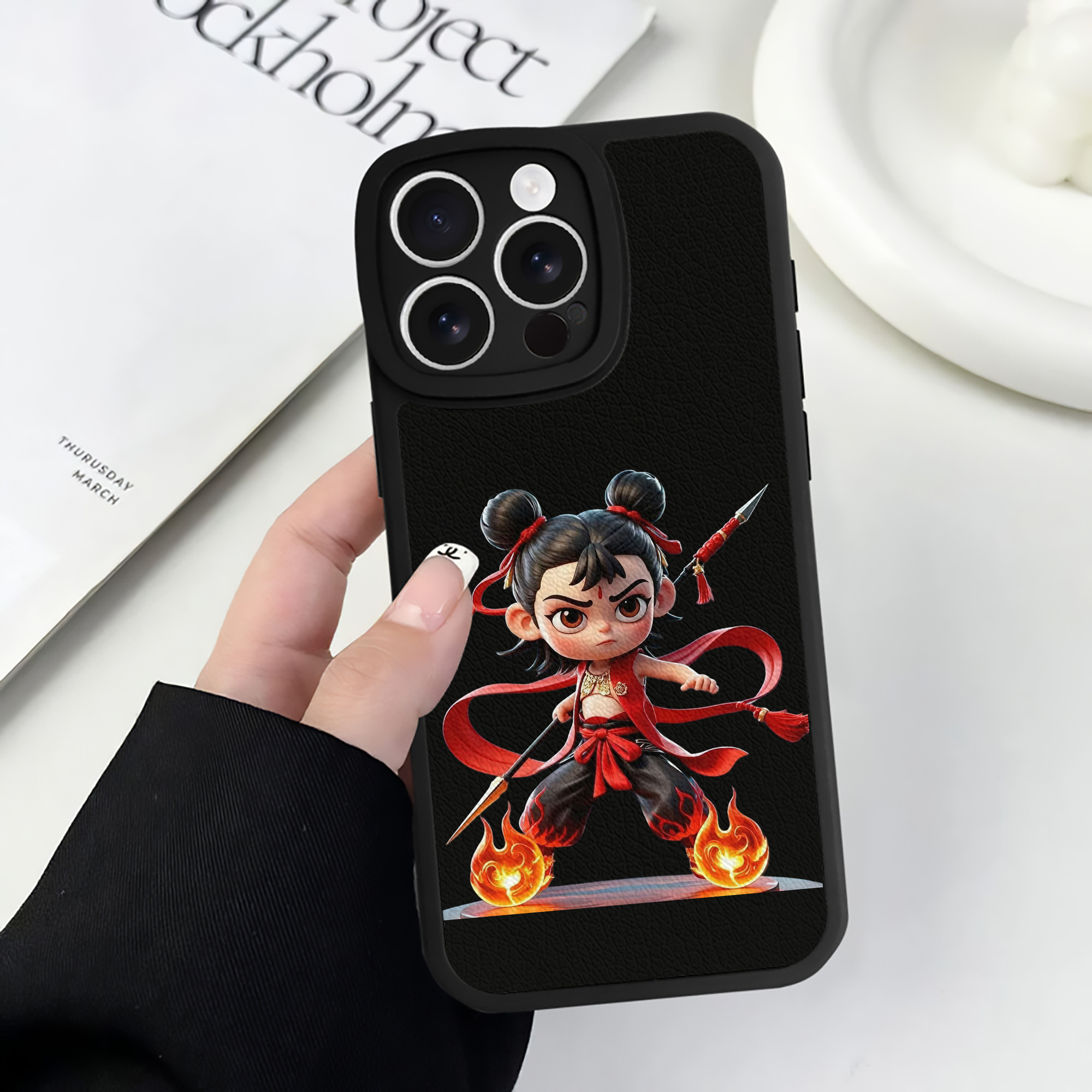 （画像用） Ne Zha 2 ナタ 魔童の大暴れ 【iPhone 16シリーズ対応】シリコンスマホケース（レザー調） 材質：シリコン